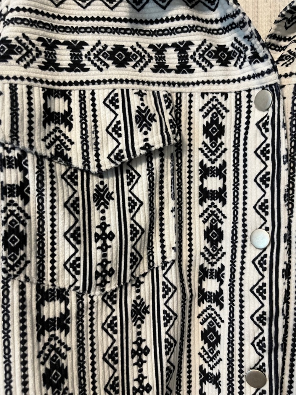 Black & White Aztec Pattern Button-Up Jacket - Picture 4 of 5